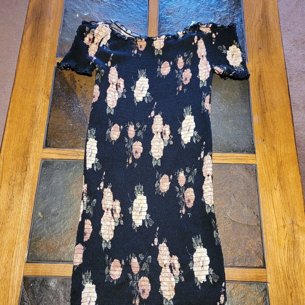 Bodycon floral off the shoulder black dress